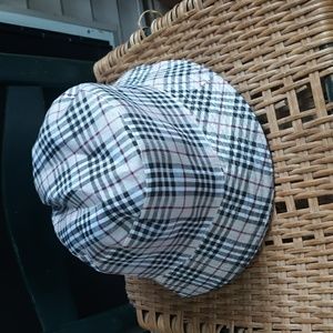 NEW Womens bucket hat reversible plaid / purple lightweight